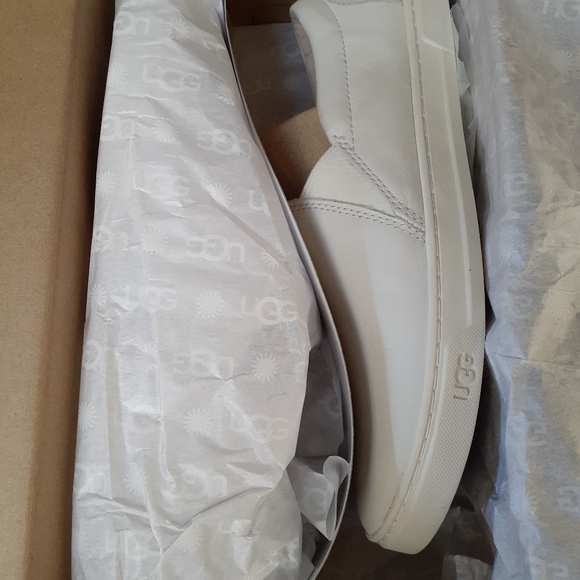 SALE! New UGG Kitlyn Leather Sneakers sz 10 - Picture 9 of 9